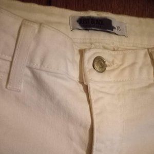 JUST BLACK BY BUCKLE WHITE CROPPED JEANS!!!